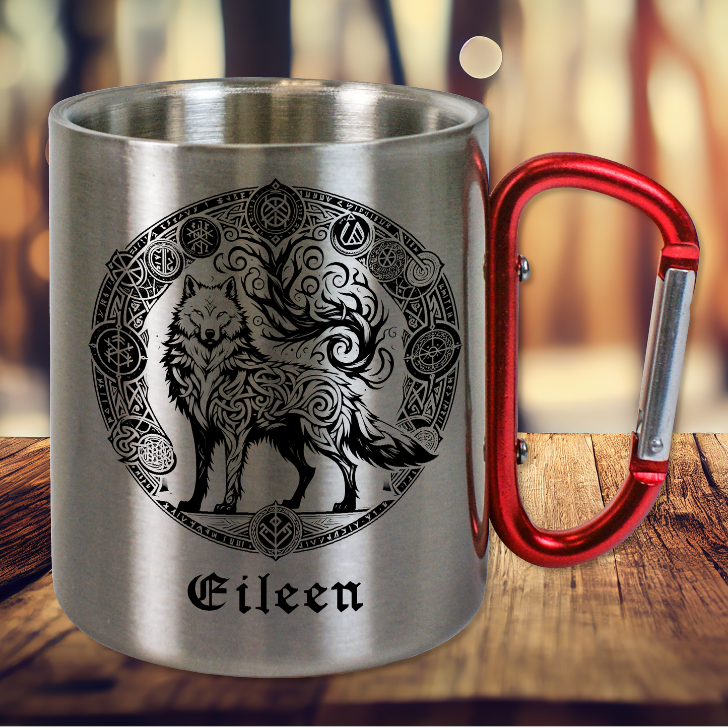 Personalisierte Edelstahltasse, Edelstahlbecher. Doppelwandig mit Karabiner und Wikinger Motiv. Wolf Aufdruck.